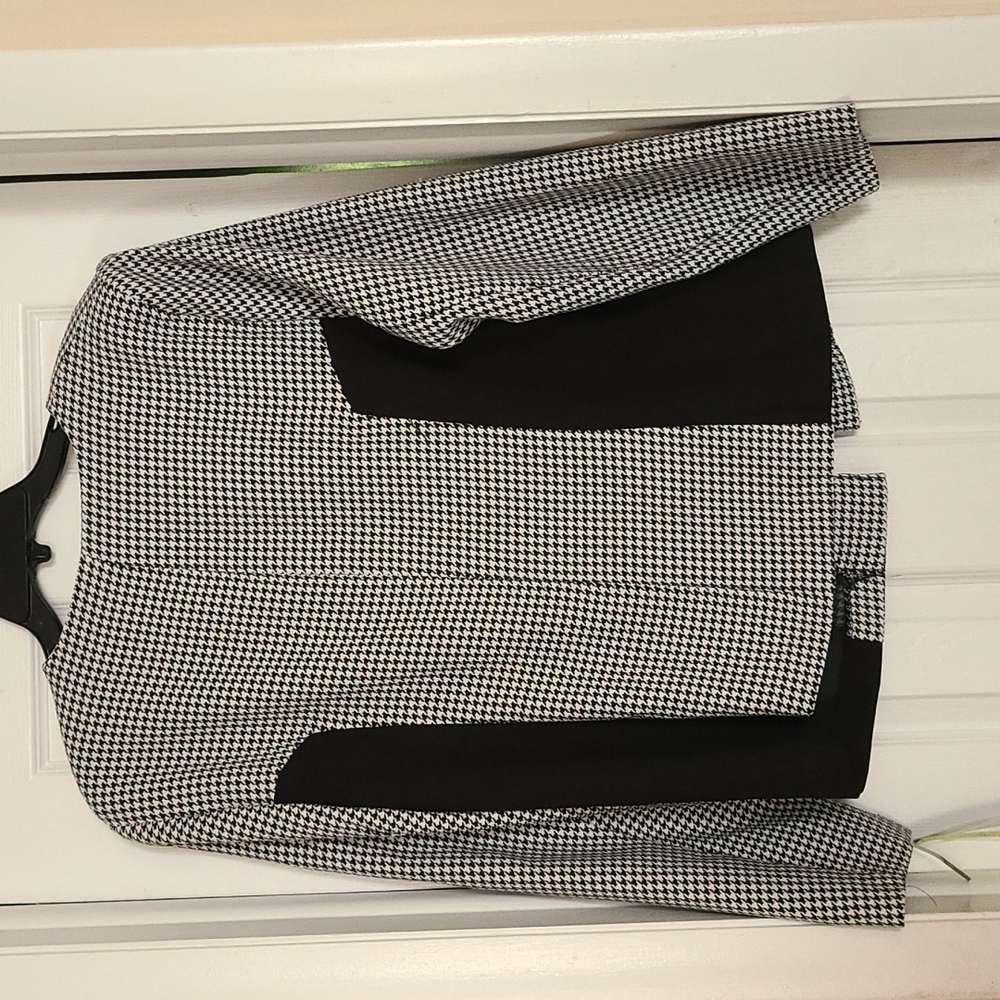 Clothes - Picture 3 of 3